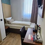 Sophia 3*